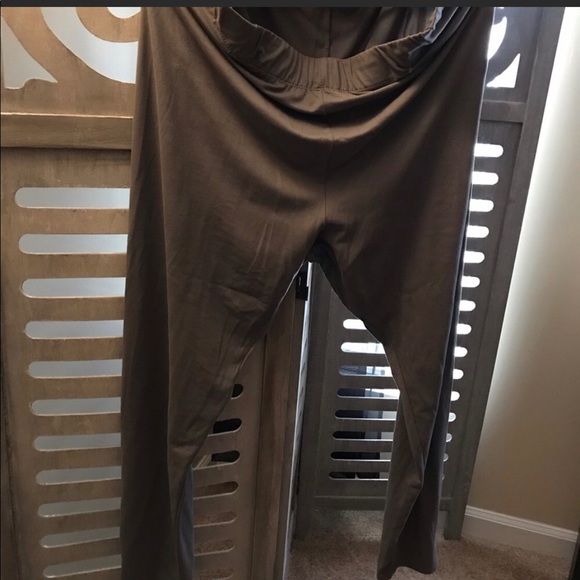Rue21 *two pair* Plus size black & gray leggings - Picture 3 of 4